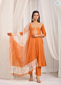 Conjunto de Kurta en Línea A con Bordado Amarillo Azafrán y Dupatta Bandhej - Product Image 6