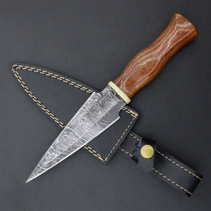 Couteaux de chasse conçus avec une lame droite et des embouts de poignée solides pour une robustesse accrue lors des préparations et travaux en extérieur. - Product Image 6