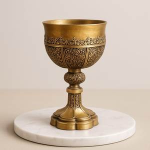 Calice rustique en laiton, gobelet artisanal orné, tasse à boire vintage, vaisselle médiévale, décoration classique traditionnelle pour collectionneur - Product Image 2