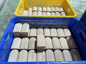 Conector de Pasamanos de Roble Rojo, Piezas de Escalera Mecanizadas por CNC, Modelo 7009, Duradero, Ecológico, Fácil Instalación para Escaleras Modernas - Product Image 4