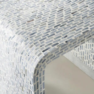 Siège décoratif unique avec une brillance naturelle éclatante pour une décoration raffinée de la maison ou de la boutique, tabouret en mosaïque de nacre - Product Image 2