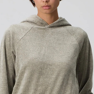 Sweat à capuche décontracté pour femme, conception OEM, manches longues, design de haute qualité pour les acheteurs en gros, avec ourlet et poignets côtelés - Product Image 2