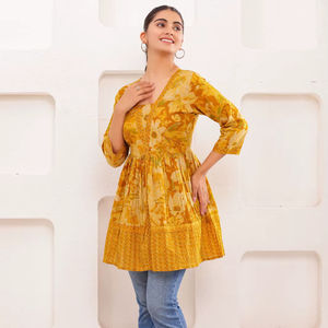 Tunique courte en coton pur pour femmes, de style designer, avec un imprimé élégant |   Vêtements décontractés et quotidiens - Product Image 1