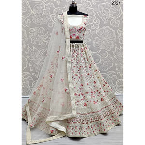 Collections de velours de vêtements de mariée indiens pour la mariée avec le travail de Zarkhan par Fabzone - Product Image 6