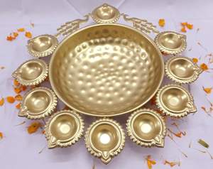 Cuenco Urli de Latón con Diseño de Pavo Real, Hecho a Mano, para Decoración de Puja, Uso en Interiores, Flotante en Agua, Precio de Fábrica - Product Image 2