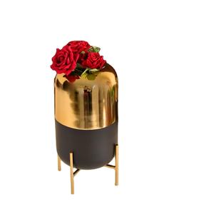 Vase en métal poli pour des thèmes de décoration intérieure haut de gamme et un accent de pièce accrocheur - Product Image 3