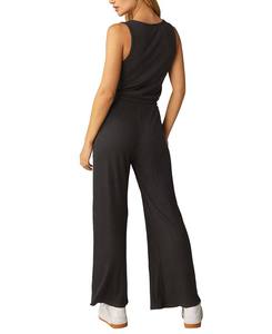 จั๊มสูทผู้หญิงสีดำแบบร่อง ผ้าริบ ไร้แขน คอวี ขากว้าง ทรงหลวม รัดเอวได้ ชุดออกกำลังกาย ผลิตแบบ OEM ขายส่งจากโรงงาน - Product Image 2