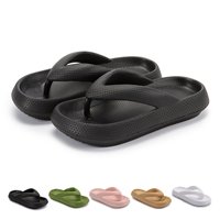 Pantoufles unisexes à injection EVA Tongs EVA pour femmes Pantoufles unisexes d'extérieur avec semelle souple et logo personnalisés