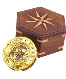 Reloj de Sol Estilo Antiguo de Latón Macizo Chapado en Oro con Caja de Madera, Brújula, Puntero de Orientación Premium para Senderismo, Decoración Marítima Vintage - Product Image 3