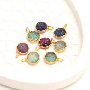 Colgante de flor de fluorita natural tallada a mano con piedra de fluorita multicolor en plata de ley 925 para la creación de joyas. - Product Image 1