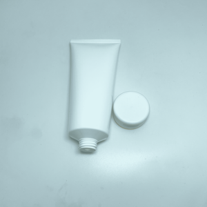 Práctico tubo de plástico PE para envasado de cosméticos de 2 y 5 capas, adecuado para etiquetas adhesivas con tapa abatible de color personalizado. - Product Image 4