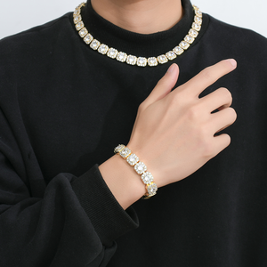 Bracelet en diamant moissanite de qualité supérieure avec design à maillons cubains réglables, disponible à prix d'exportation depuis l'Inde - Product Image 4