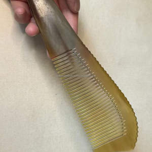 Peigne en corne naturelle de bœuf fait à la main Tayyab Handicrafts Peignes de haute qualité - Product Image 5