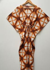 ชุดเดรสยาวทรงโบฮีเมียน คอวี ผ้าฝ้ายย้อมสีแบบดั้งเดิม ทำมือ เป็นมิตรต่อสิ่งแวดล้อม ซักได้ ระบายอากาศดี ทรงหลวมสำหรับผู้หญิง รุ่นใหม่ล่าสุด - Product Image 6