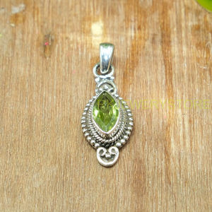 Pendentif en argent sterling 925 avec pierre précieuse péridot vert naturel, fait main, style vintage, coupe marquise, bijoux ethniques bohèmes pour femmes - Product Image 3