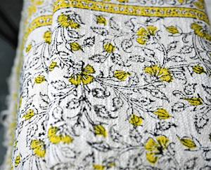 ผ้าห่มโซฟาฤดูหนาวทำมือจากผ้าฝ้ายแท้ 100% หรูหรา เป็นมิตรกับสิ่งแวดล้อม พิมพ์ลายด้วยมือ ทออย่างระบายอากาศได้ดี น้ำหนักเบา มีพู่ห้อย สวยงาม - Product Image 3