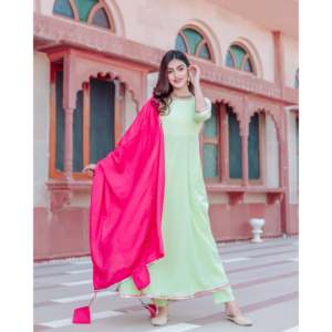 Conjunto de Traje de Satén Verde Claro Talla XS - Product Image 1