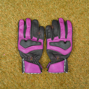 Gants de motocross d'été en cuir de vachette premium pour hommes et femmes, respirants, pour motards de rue et sportifs. - Product Image 1
