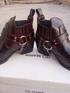 รองเท้าบูทคาวบอยหนังแท้ทำมือสุดหรู สไตล์ตะวันตก แบบ unisex  ตกแต่งโซ่โลหะที่ข้อเท้า หัวแหลม สีสั่งทำได้ สำหรับฤดูร้อน - Product Image 2
