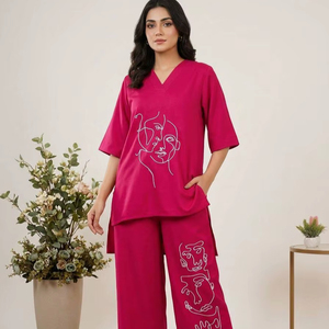 Traje de Pantalón Ancho con Cuello de Lazo Floral Vintage Bordado, Cómodo y de Alta Gama para Mujer - Product Image 1