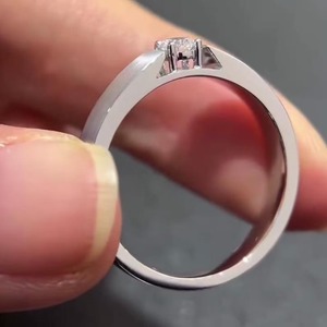 Bague de fiançailles minimaliste pour femme en or blanc 14 carats avec diamant de laboratoire rond de 0,50 ct, certifié IGI, couleur D-E-F, pureté VS+ - Product Image 3