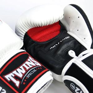Guantes de Boxeo Personalizados Twins Muay Thai con Agarre de Gancho y Bucle, Cuero Vacuno Genuino - Blanco y Negro - Product Image 2