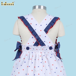 Robe de fille en blanc à la main smocké drapeaux américains OEM ODM personnalisé fait à la main fabricant en gros-DR3922 - Product Image 4