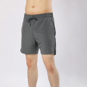 Nouveautés : Shorts décontractés taille mi-haute avec effet froncé, logo personnalisé, sans coutures, respirants, pour hommes, pour la gym et l'entraînement, avec couleurs personnalisables - Product Image 2