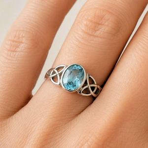 Anillo de Nudo Celta con Topacio Azul, Plata de Ley 925, Hecho a Mano, con Gema Ovalada Natural en Engaste de Bisel, Unisex, Joyería de Piedra de Nacimiento de Diciembre - Product Image 2