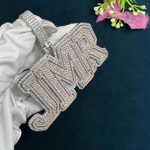 Collier Pendentif Personnalisé Hip Hop en Moissanite pour Homme, en Argent Sterling 925, Lettre Bling Sertie Griffe, Certifié IGI - Product Image 6