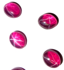Rubis étoilé transparent ovale 9x11 mm 6 carats, cabochon poli créé en laboratoire avec effet étoile à 6 branches pour la fabrication de bijoux - Product Image 5