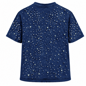 เสื้อยืดคอกลมแขนสั้นสีเขียวมรกตประดับมุกสำหรับทุกเพศทุกวัย ดีไซน์ทันสมัยพร้อมลูกปัดมุกตกแต่ง เหมาะสำหรับใส่ลำลอง - Product Image 2