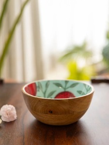 Tazón de Madera Hecho a Mano con Diseño de Mariquita Roja, Recubrimiento de Esmalte de Color, Estilo Adorable para Servir Alimentos, Regalos, Diseño Rústico - Product Image 3