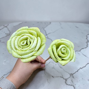 ดอกไม้โซล่าวูด VADEE SOLA WOOD FLOWER ทำมือ งานฝีมือแบบยั่งยืน ดอกกุหลาบสีเขียวอ่อน ขนาด 8.5 ซม. ทำจากเส้นใยพืชเซสบานีอา - Product Image 6