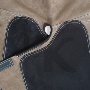 Más Vendido: Delantal de Herrador de Lujo Personalizable con Cierre de Hebilla, 100% Cuero Genuino, para Recortador de Pezuñas y Uso Hospitalario - Product Image 3