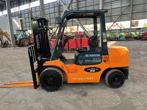 Las carretillas elevadoras Toyota usadas de 3 toneladas se venden rápidamente, ofreciendo alta calidad, alto rendimiento y precios competitivos. - Product Image 3