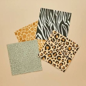 Serviettes en papier jetables absorbantes douces 4 plis en pâte de bois vierge pour usage en restaurant à Pâques, haute qualité, écologiques, 4 plis - Product Image 1