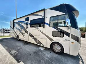 Used 2021 T-h-o-r A-c-e 32.3 <b>Trailer</b> - Product Image 6