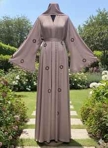 Kimono Abaya Estilo Turco con Cuentas Hexagonales Color Rosa Polvoriento, para Fiestas Eid, Mangas Largas, Estilo Moderno y Elegante, con Diseño Geométrico Intrincado - Product Image 2