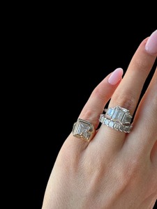 แหวนตัวอักษรขอบคู่ แหวนเพชรเพาะเลี้ยงในห้องปฏิบัติการ แหวนนิ้วก้อย แหวนตัวอักษรตามสั่ง แหวนเพชรตัวอักษร แหวนทองนิ้วก้อย - Product Image 4