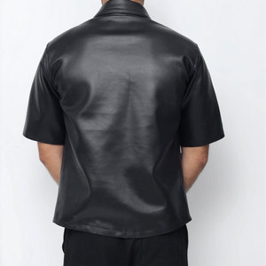 Chemise habillée noire en satin à manches courtes pour homme, col rabattu, couleur unie, idéale pour l'été - Product Image 2