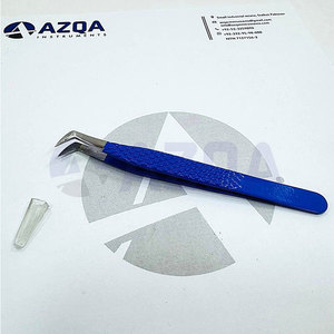 Pince à épiler professionnelle en acier inoxydable pour extensions de cils, avec embout en fibre et poignée diamantée bleue pour la préhension des cils - Product Image 4