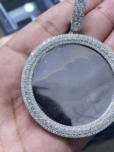 Colgante con foto personalizada de moissanita VVS con incrustaciones de circonitas, colgante con imagen personalizada de plata de ley 925 para hombres y mujeres - Product Image 4