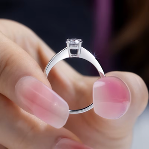 Anillo de Compromiso de Diamante Redondo de Corte Brillante Platino, Estilo Clásico, Certificado IGI, para Mujer - Product Image 5
