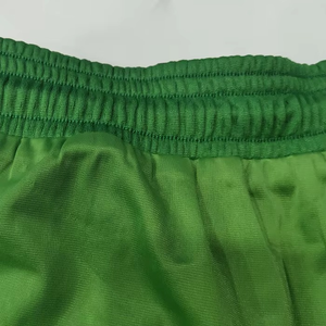 กางเกงขาสั้นออกกำลังกายผ้าโพลีเอสเตอร์ตาข่ายสำหรับผู้ชาย สีเขียว ระบายอากาศได้ดี สไตล์ลำลอง สำหรับยิม รับผลิตแบบ OEM ODM ขายส่งจากโรงงาน - Product Image 6