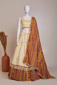 Ropa étnica india Jacquard Color Rosa Lehenga Choli Set Zari tejido lienzo costura y detalle de blusa real - Product Image 4
