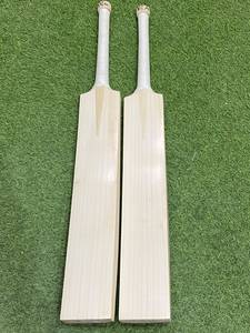 Bate de críquet de madera de sauce inglés de primera calidad con mango corto - Product Image 1