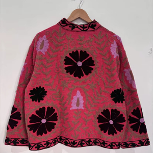Chaqueta Suzani Unisex Bordada a Mano de Manga Larga, Fabricante de Chaquetas de Algodón Bordadas Suzani Hechas a Mano en India, Abrigo para Mujer - Product Image 1