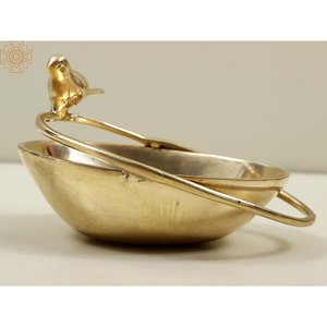 Cuenco pequeño de latón de 5 pulgadas con diseño de pájaro, utensilios de cocina y comedor indios - Product Image 1