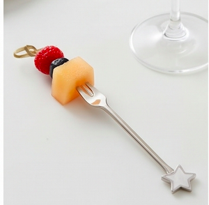 Ensemble d'ustensiles en acier inoxydable avec poignées décoratives inspirées des étoiles pour des présentations de salle à manger élégantes - Product Image 2